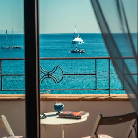 Marranzano Oda ve Kahvaltı Giardini Naxos